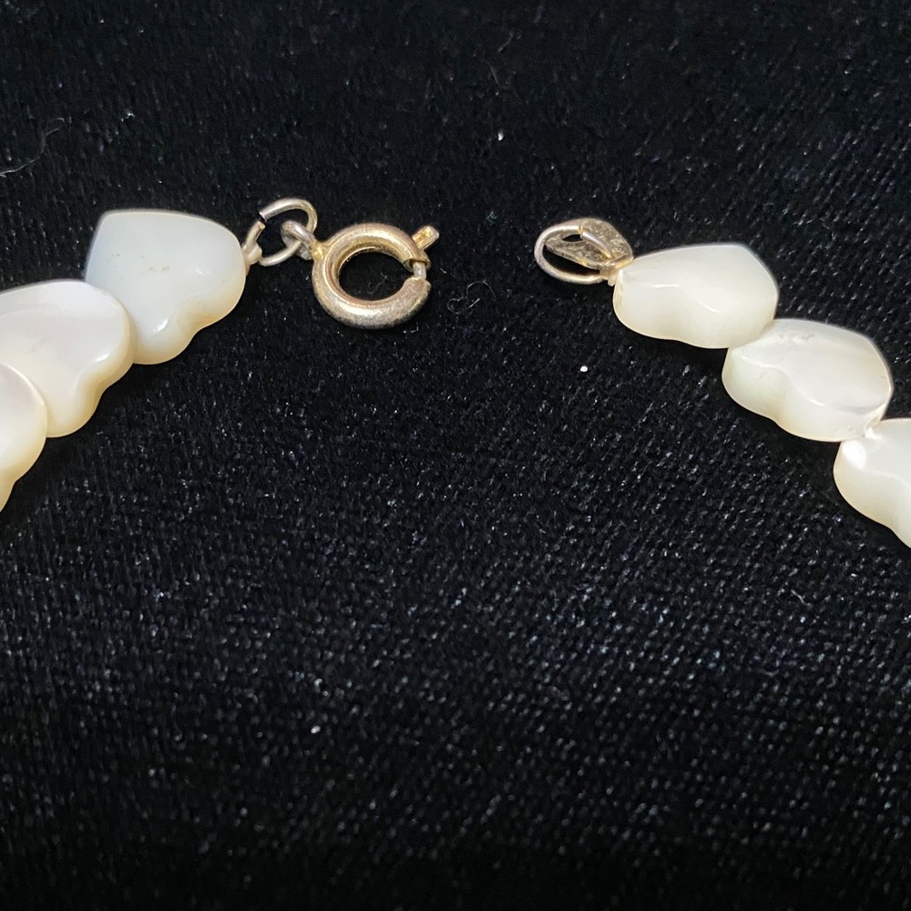 Vintage Mother of pearl Heart Shaped Cream Bracelet - Picture 6 of 16